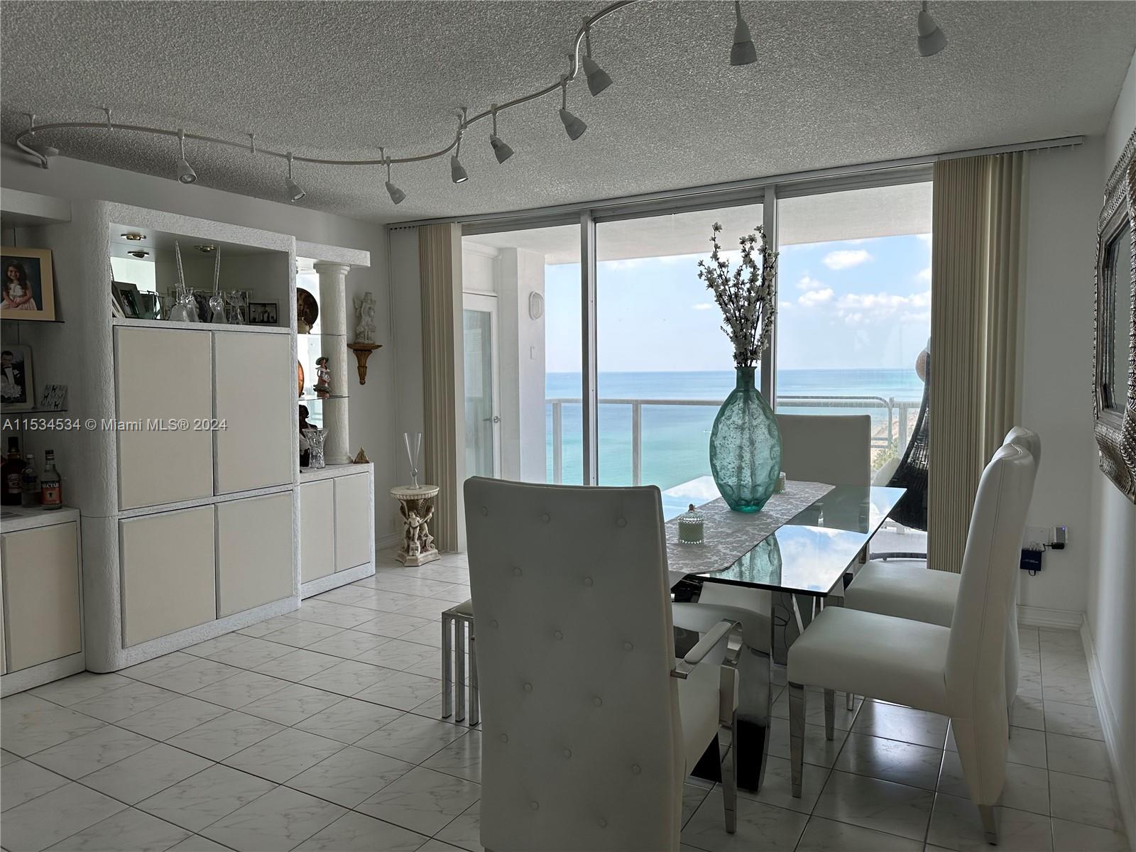 2751 S Ocean Dr 1706S, Hollywood, Florida 33019, 2 Bedrooms Bedrooms, ,2 BathroomsBathrooms,Residential,For Sale,2751 S Ocean Dr 1706S,A11534534