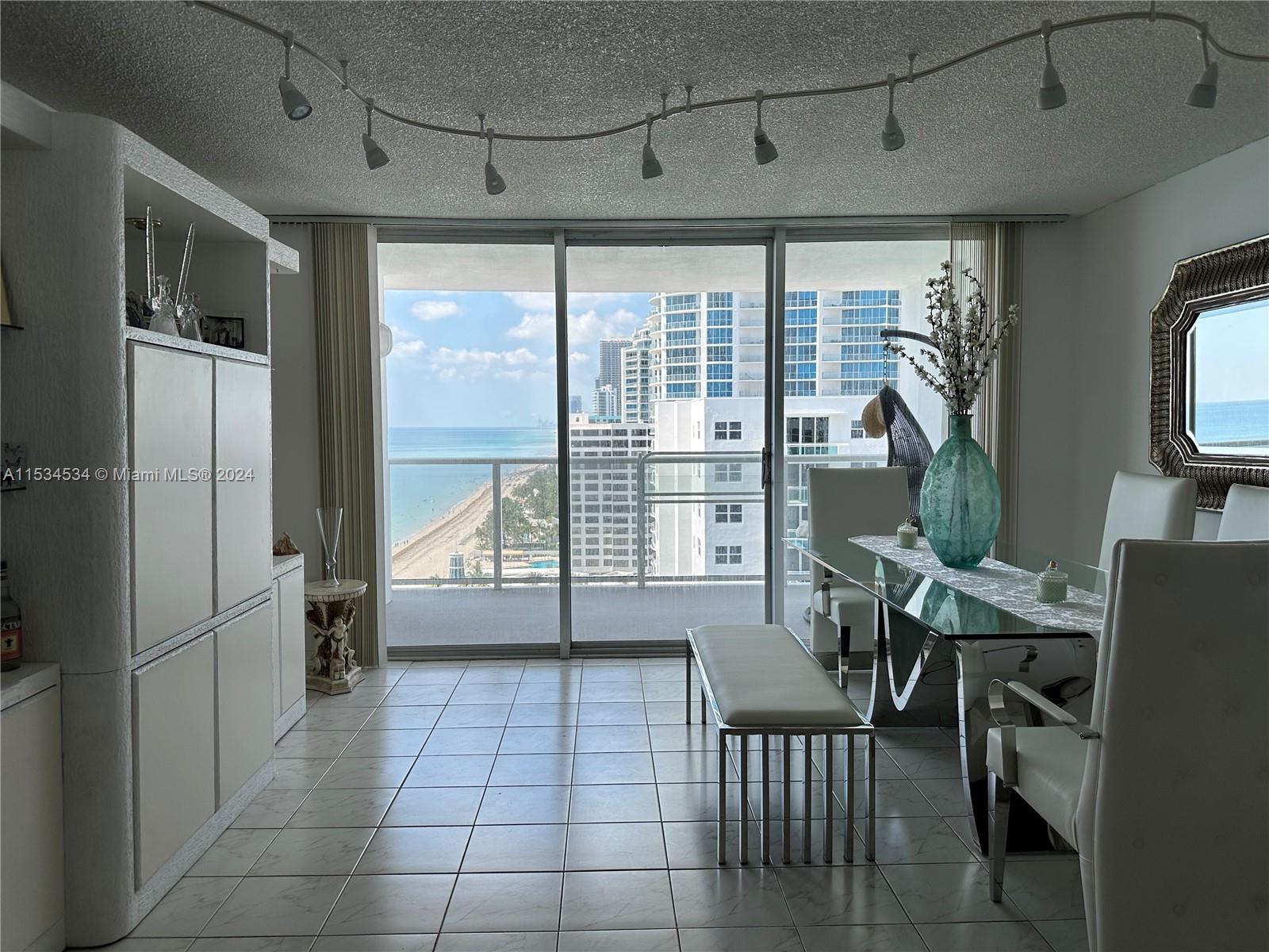 2751 S Ocean Dr 1706S, Hollywood, Florida 33019, 2 Bedrooms Bedrooms, ,2 BathroomsBathrooms,Residential,For Sale,2751 S Ocean Dr 1706S,A11534534