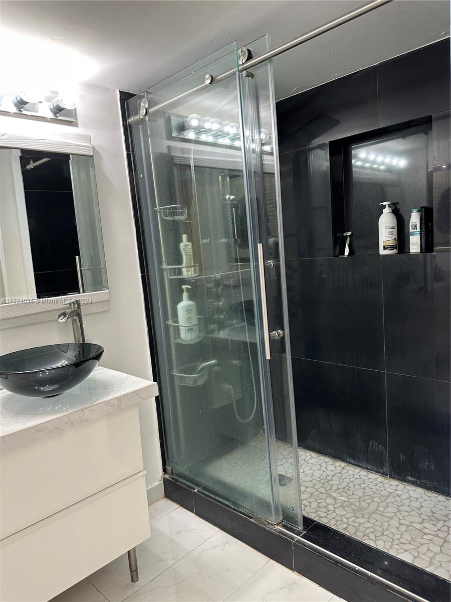 2751 S Ocean Dr 1706S, Hollywood, Florida 33019, 2 Bedrooms Bedrooms, ,2 BathroomsBathrooms,Residential,For Sale,2751 S Ocean Dr 1706S,A11534534