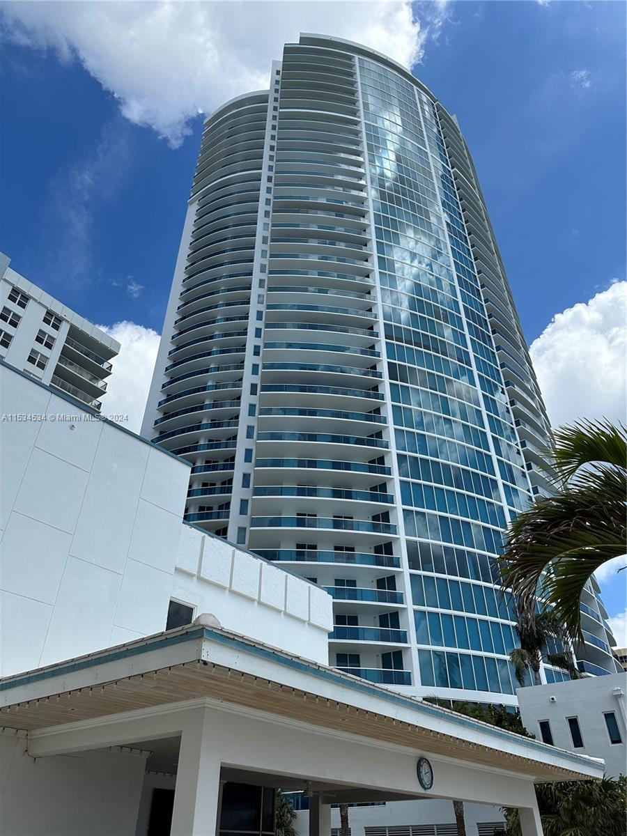 2751 S Ocean Dr 1706S, Hollywood, Florida 33019, 2 Bedrooms Bedrooms, ,2 BathroomsBathrooms,Residential,For Sale,2751 S Ocean Dr 1706S,A11534534