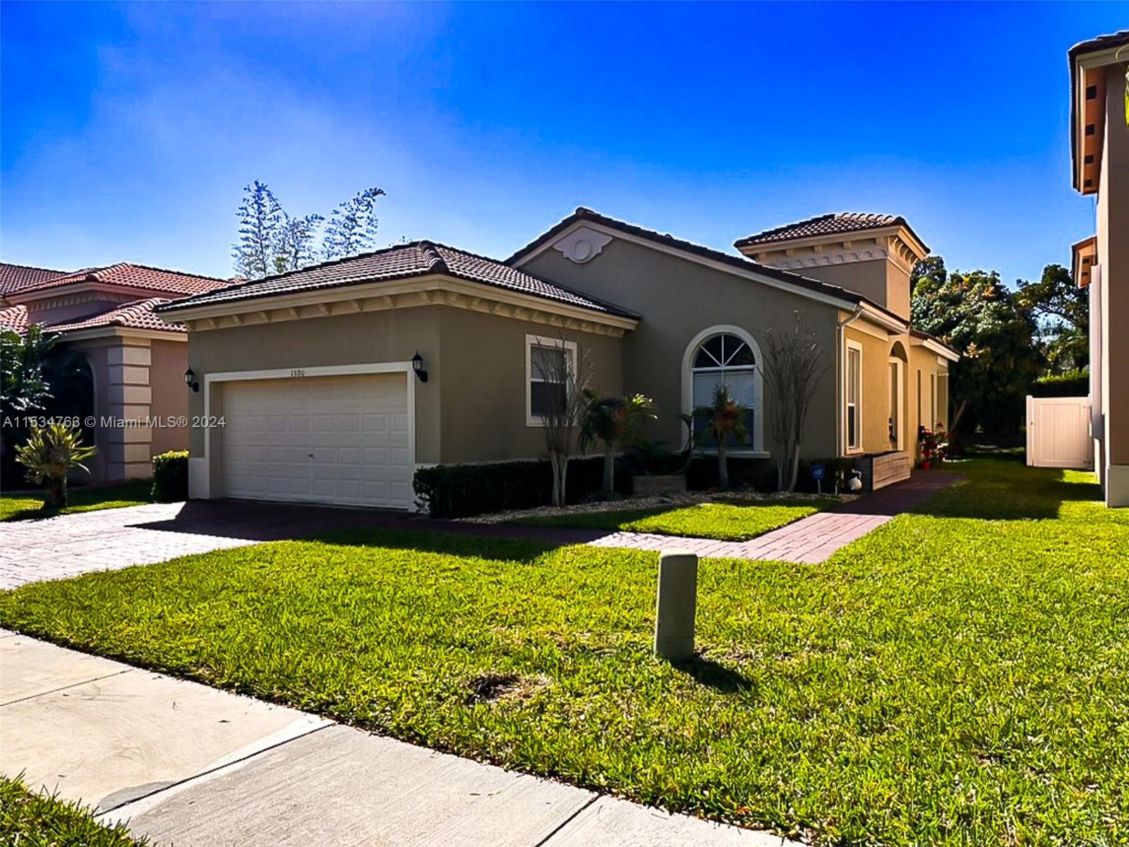 1590 NE 37th Ave  For Sale A11534763, FL