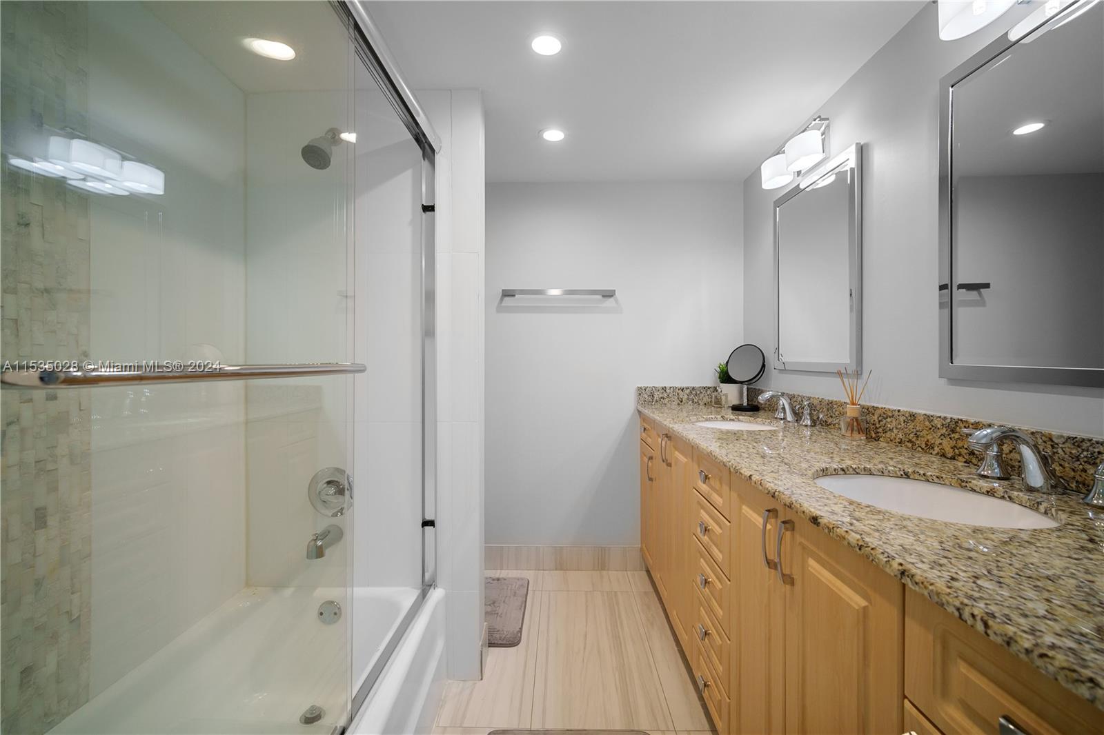 2200 33rd Ave, Fort Lauderdale, FL, 33305 United States, 1 Bedroom Bedrooms, ,1 BathroomBathrooms,Residential,For Sale,33rd Ave,A11535028