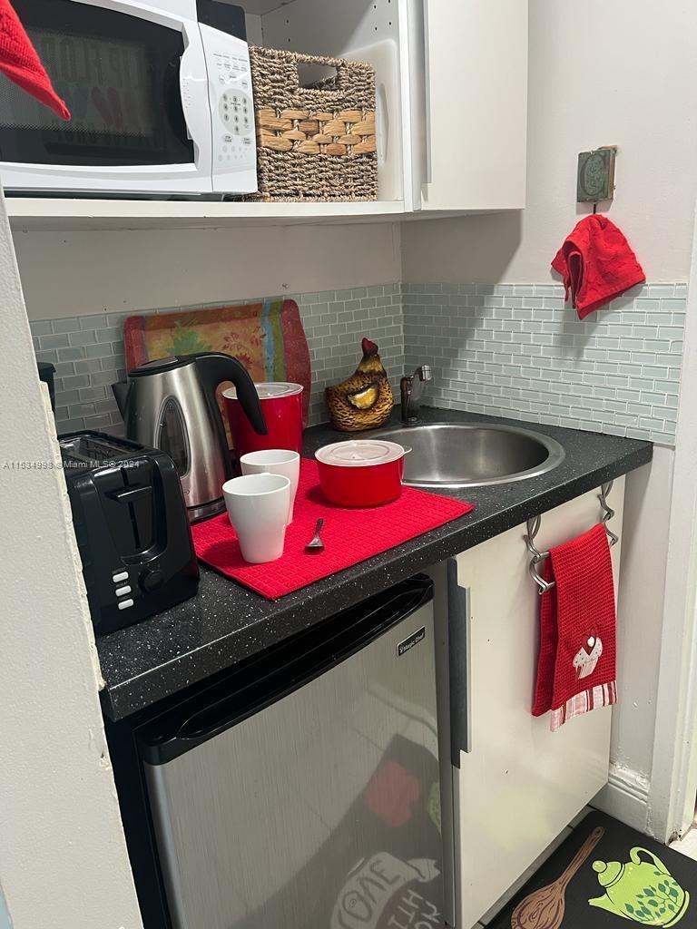 5445 Collins Ave 714, Miami Beach, Florida 33140, ,1 BathroomBathrooms,Residential,For Sale,5445 Collins Ave 714,A11534998