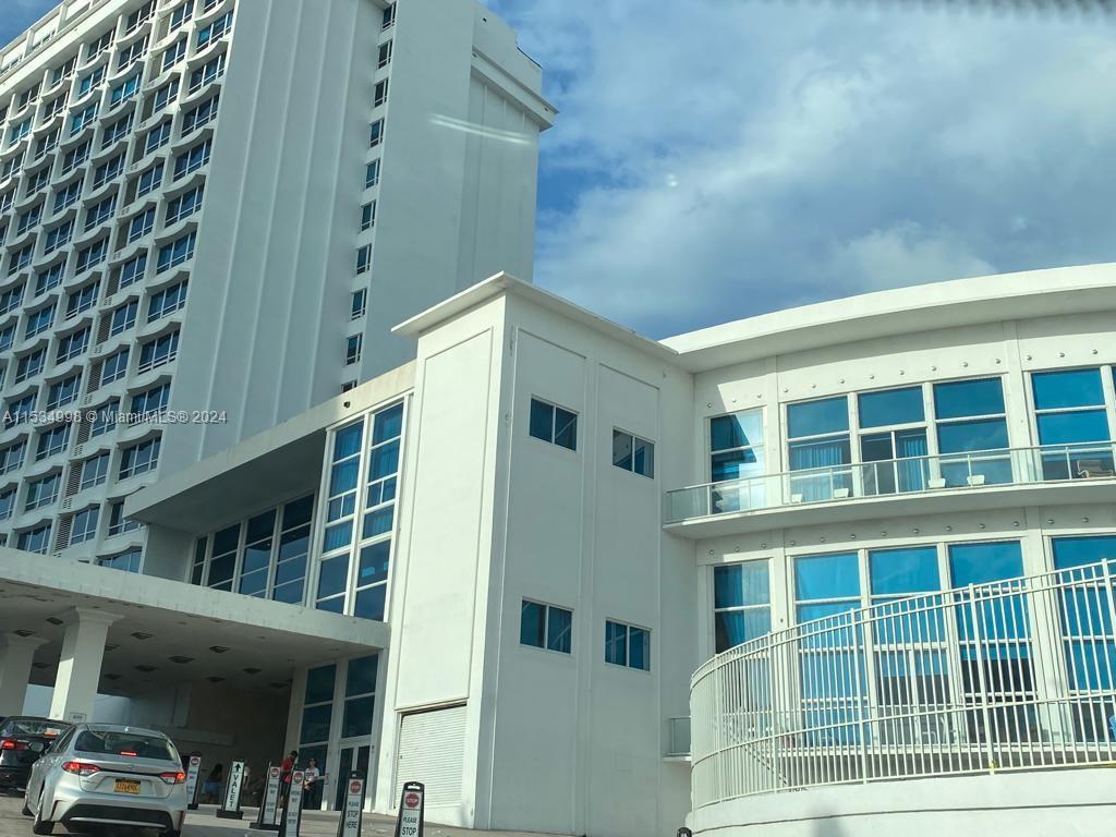 5445 Collins Ave 714, Miami Beach, Florida 33140, ,1 BathroomBathrooms,Residential,For Sale,5445 Collins Ave 714,A11534998