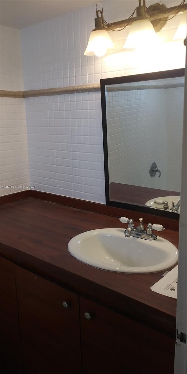 7904 West Dr 606, North Bay Village, Florida 33141, ,1 BathroomBathrooms,Residential,For Sale,7904 West Dr 606,A11535071