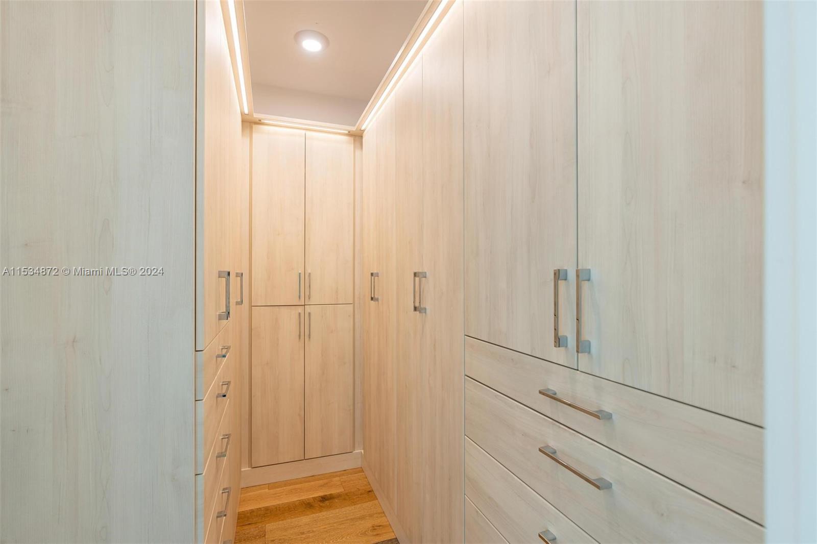 16901 Collins Ave, Sunny Isles Beach, FL, 33160 United States, 2 Bedrooms Bedrooms, ,2 BathroomsBathrooms,Residential,For Sale,Collins Ave,A11534872