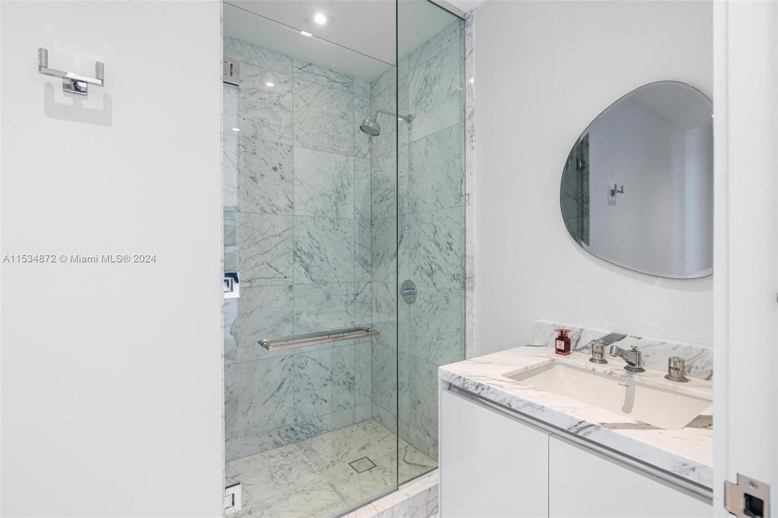 16901 Collins Ave, Sunny Isles Beach, FL, 33160 United States, 2 Bedrooms Bedrooms, ,2 BathroomsBathrooms,Residential,For Sale,Collins Ave,A11534872