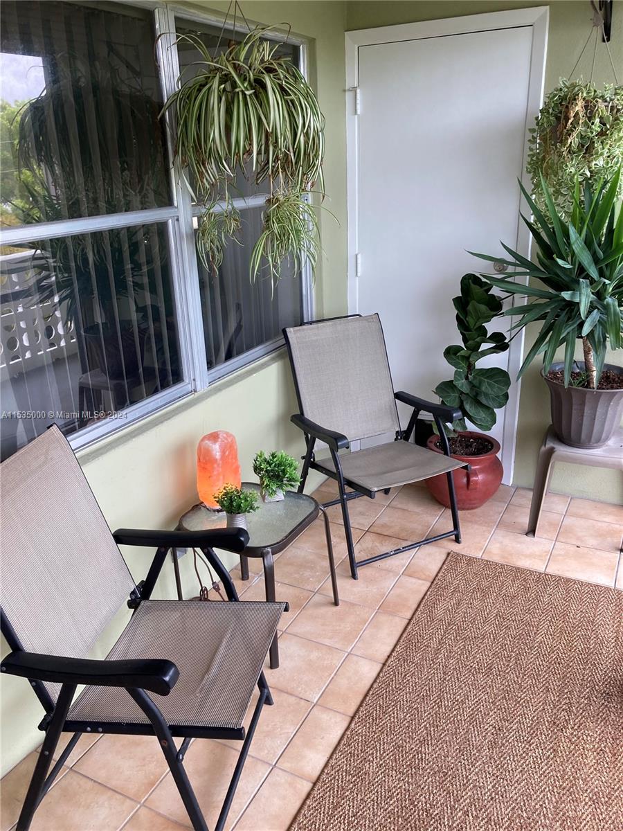 1425 Arthur St 403A, Hollywood, Florida 33020, 1 Bedroom Bedrooms, ,1 BathroomBathrooms,Residential,For Sale,1425 Arthur St 403A,A11535000