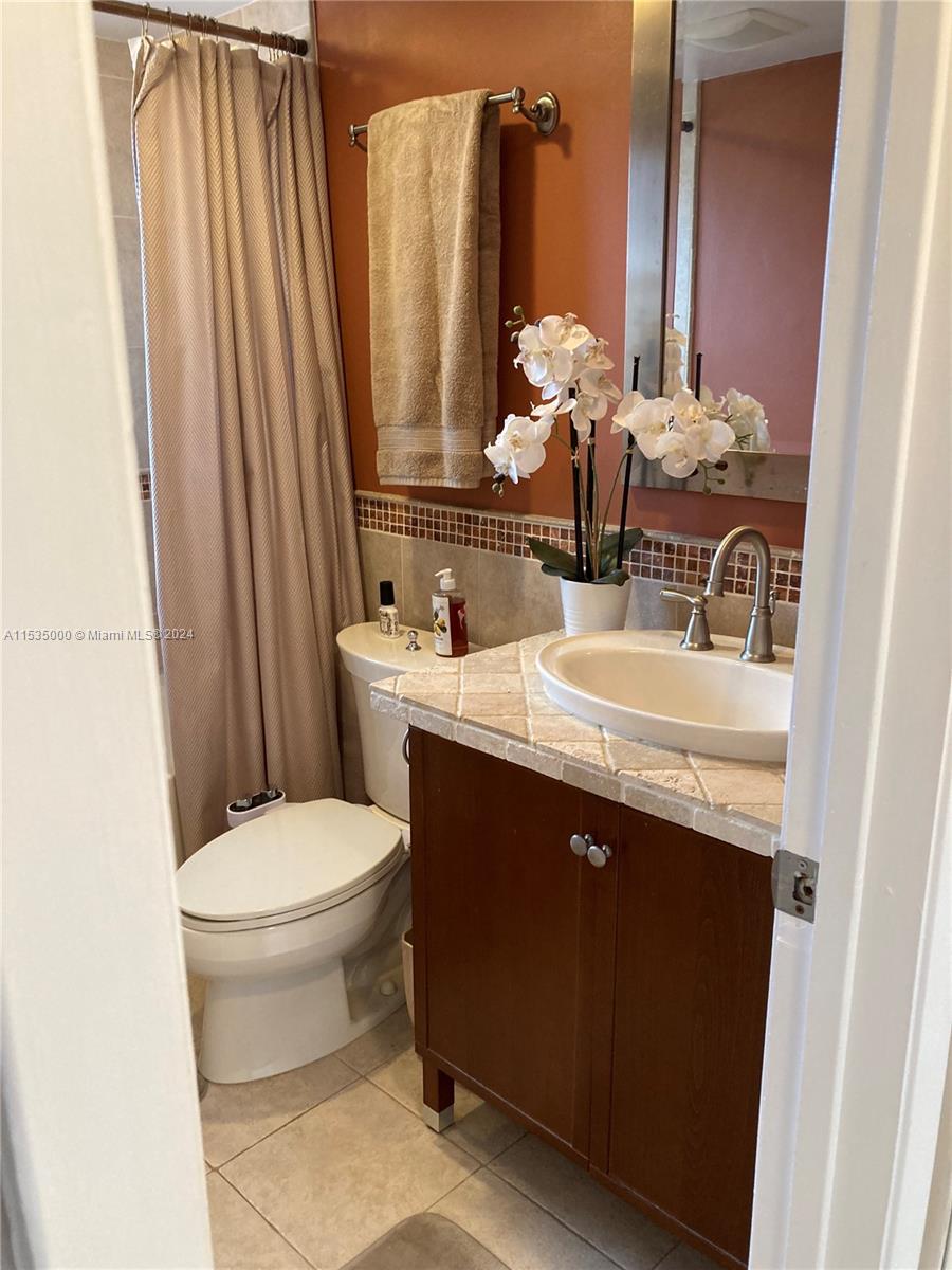 1425 Arthur St 403A, Hollywood, Florida 33020, 1 Bedroom Bedrooms, ,1 BathroomBathrooms,Residential,For Sale,1425 Arthur St 403A,A11535000