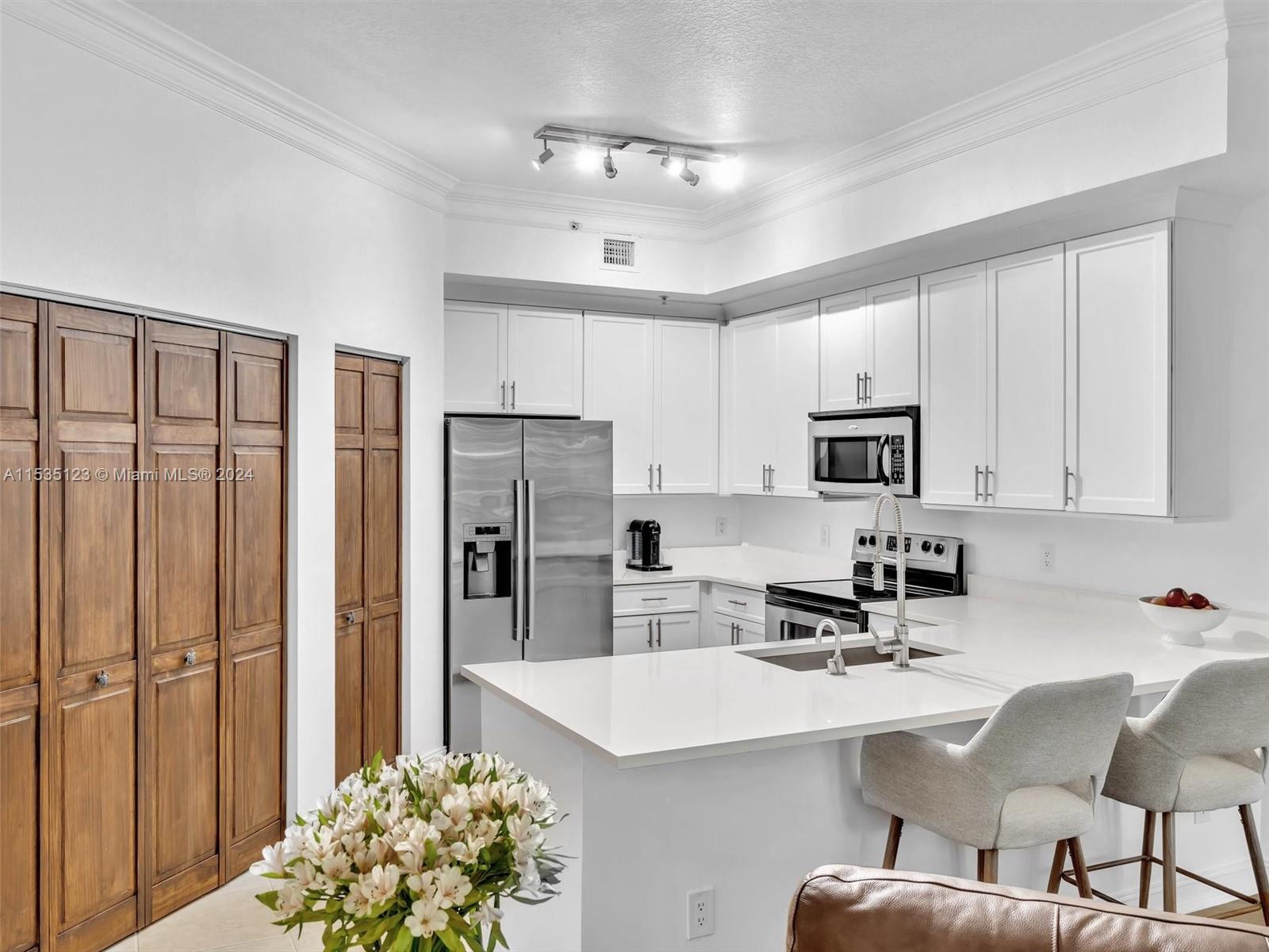 3001 NE 185th St 416, Aventura, Florida 33180, 2 Bedrooms Bedrooms, ,2 BathroomsBathrooms,Residential,For Sale,3001 NE 185th St 416,A11535123