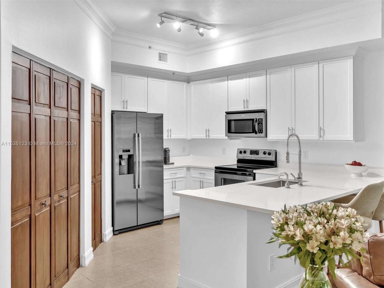 3001 NE 185th St 416, Aventura, Florida 33180, 2 Bedrooms Bedrooms, ,2 BathroomsBathrooms,Residential,For Sale,3001 NE 185th St 416,A11535123