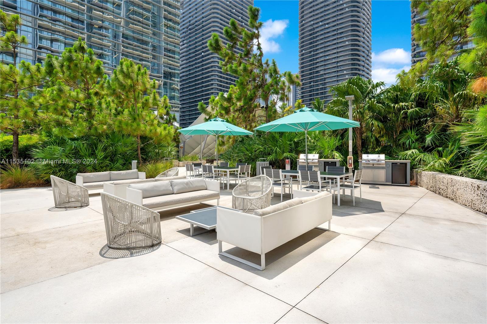 88 SW 7th St 710, Miami, Florida 33130, 1 Bedroom Bedrooms, ,1 BathroomBathrooms,Residentiallease,For Rent,88 SW 7th St 710,A11535102