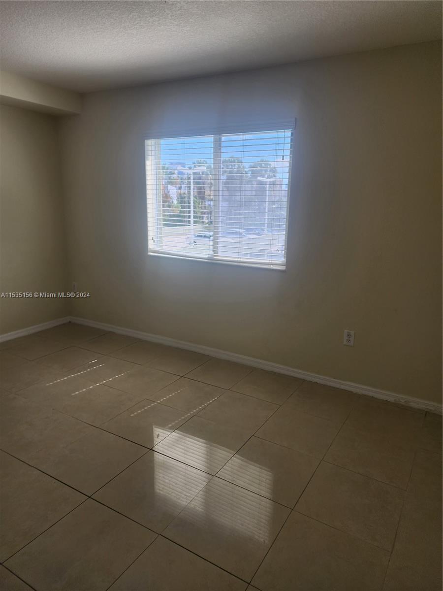 816 NW 11th St 408, Miami, Florida 33136, 2 Bedrooms Bedrooms, ,2 BathroomsBathrooms,Residentiallease,For Rent,816 NW 11th St 408,A11535156