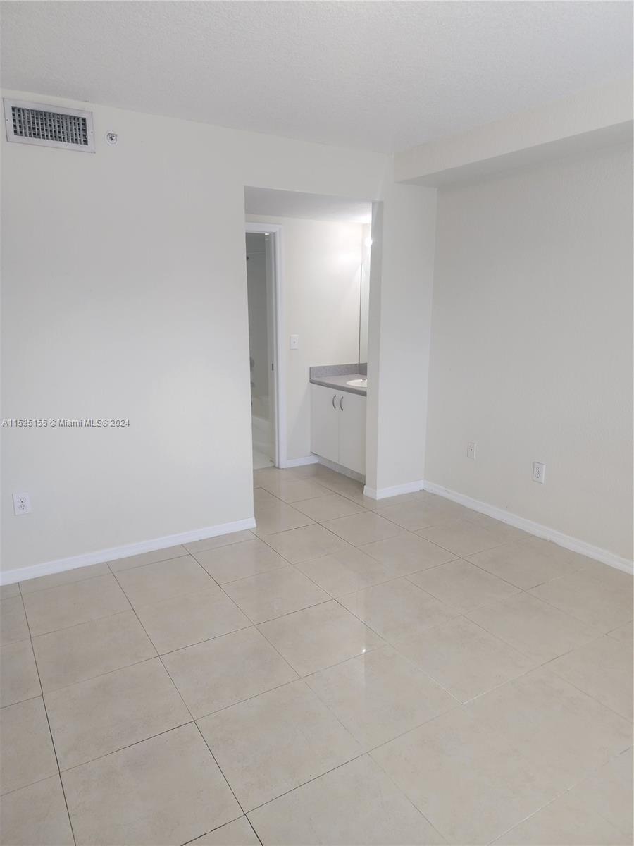 816 NW 11th St 408, Miami, Florida 33136, 2 Bedrooms Bedrooms, ,2 BathroomsBathrooms,Residentiallease,For Rent,816 NW 11th St 408,A11535156