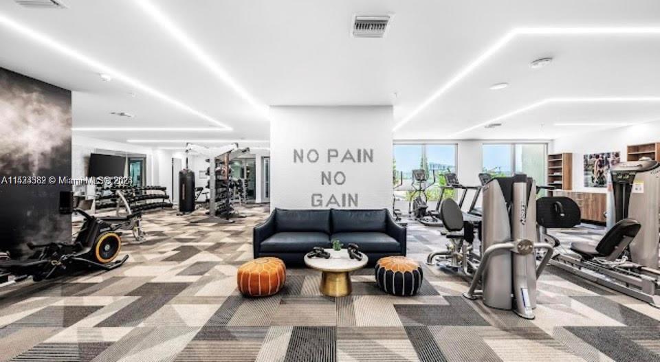 218 NW 8th St 201, Miami, Florida 33136, 2 Bedrooms Bedrooms, ,2 BathroomsBathrooms,Residentiallease,For Rent,218 NW 8th St 201,A11533382