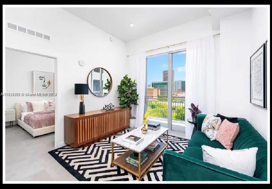 218 NW 8th St 201, Miami, Florida 33136, 2 Bedrooms Bedrooms, ,2 BathroomsBathrooms,Residentiallease,For Rent,218 NW 8th St 201,A11533382