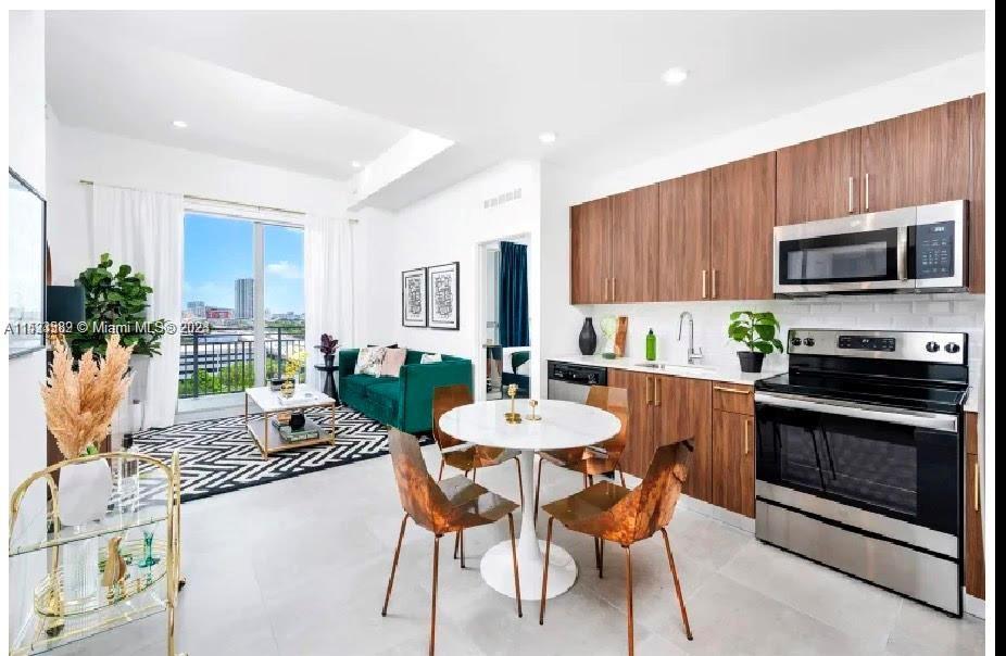 218 NW 8th St 201, Miami, Florida 33136, 2 Bedrooms Bedrooms, ,2 BathroomsBathrooms,Residentiallease,For Rent,218 NW 8th St 201,A11533382