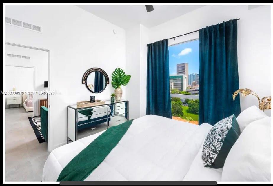 218 NW 8th St 201, Miami, Florida 33136, 2 Bedrooms Bedrooms, ,2 BathroomsBathrooms,Residentiallease,For Rent,218 NW 8th St 201,A11533382