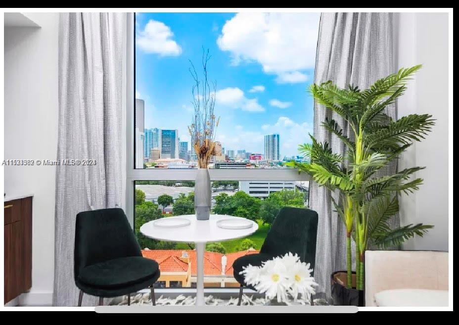 218 NW 8th St 201, Miami, Florida 33136, 2 Bedrooms Bedrooms, ,2 BathroomsBathrooms,Residentiallease,For Rent,218 NW 8th St 201,A11533382