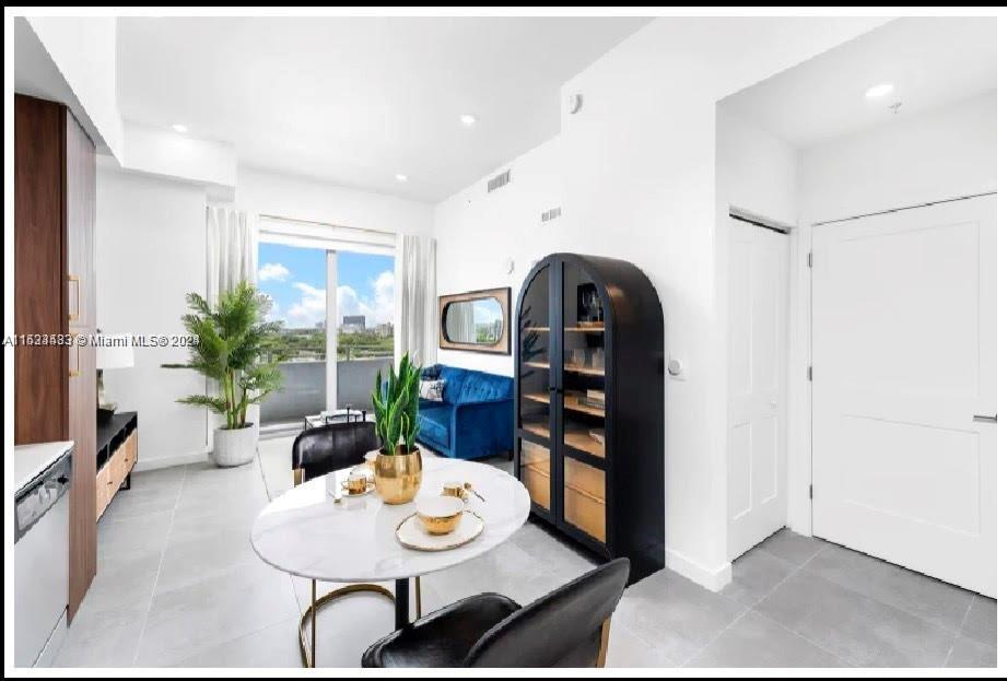 218 NW 8th St 101, Miami, Florida 33136, 1 Bedroom Bedrooms, ,1 BathroomBathrooms,Residentiallease,For Rent,218 NW 8th St 101,A11533433