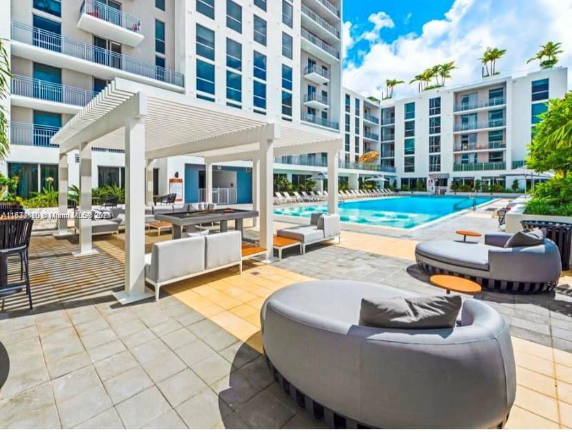 218 NW 8th St 301, Miami, Florida 33136, 3 Bedrooms Bedrooms, ,2 BathroomsBathrooms,Residentiallease,For Rent,218 NW 8th St 301,A11533410