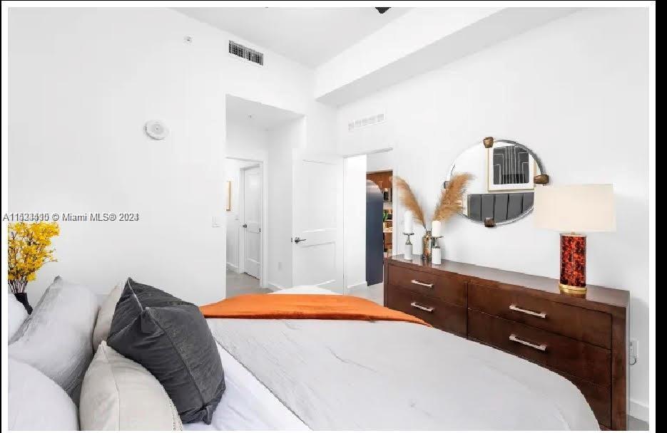 218 NW 8th St 301, Miami, Florida 33136, 3 Bedrooms Bedrooms, ,2 BathroomsBathrooms,Residentiallease,For Rent,218 NW 8th St 301,A11533410