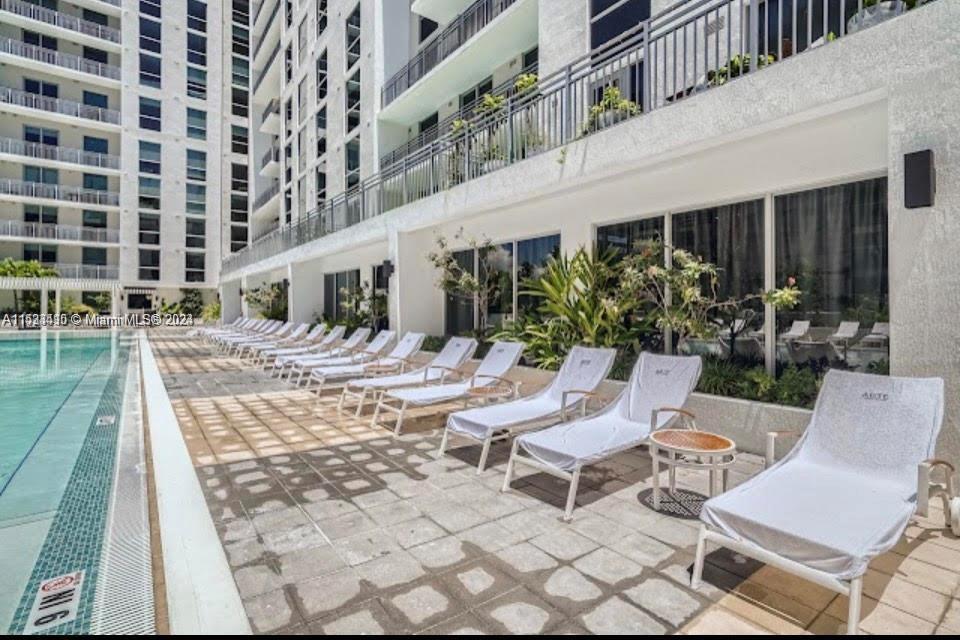 218 NW 8th St 301, Miami, Florida 33136, 3 Bedrooms Bedrooms, ,2 BathroomsBathrooms,Residentiallease,For Rent,218 NW 8th St 301,A11533410