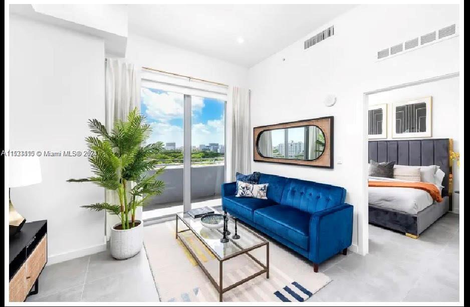 218 NW 8th St 301, Miami, Florida 33136, 3 Bedrooms Bedrooms, ,2 BathroomsBathrooms,Residentiallease,For Rent,218 NW 8th St 301,A11533410