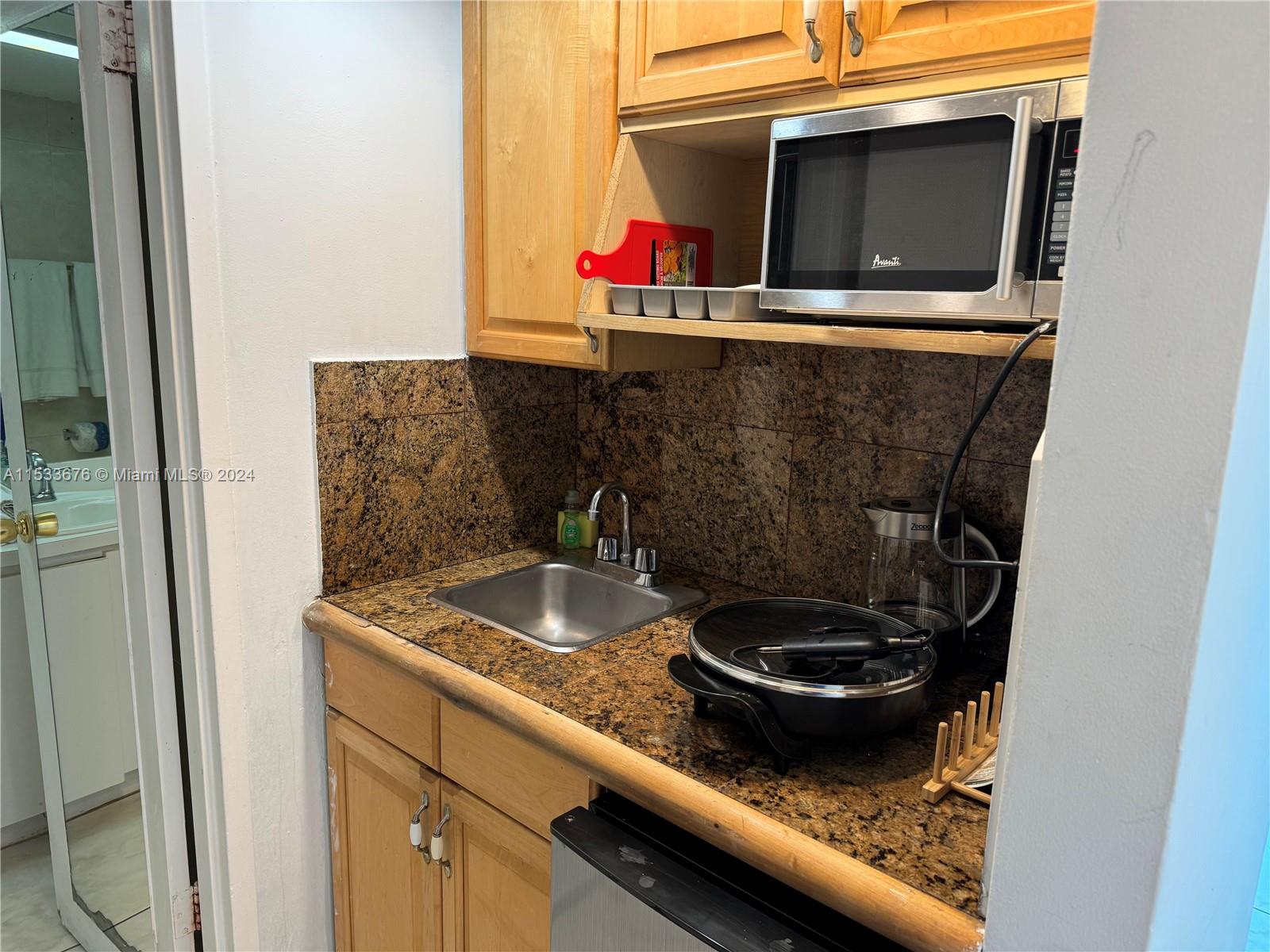 5445 Collins Ave 1606, Miami Beach, Florida 33140, ,1 BathroomBathrooms,Residential,For Sale,5445 Collins Ave 1606,A11533676