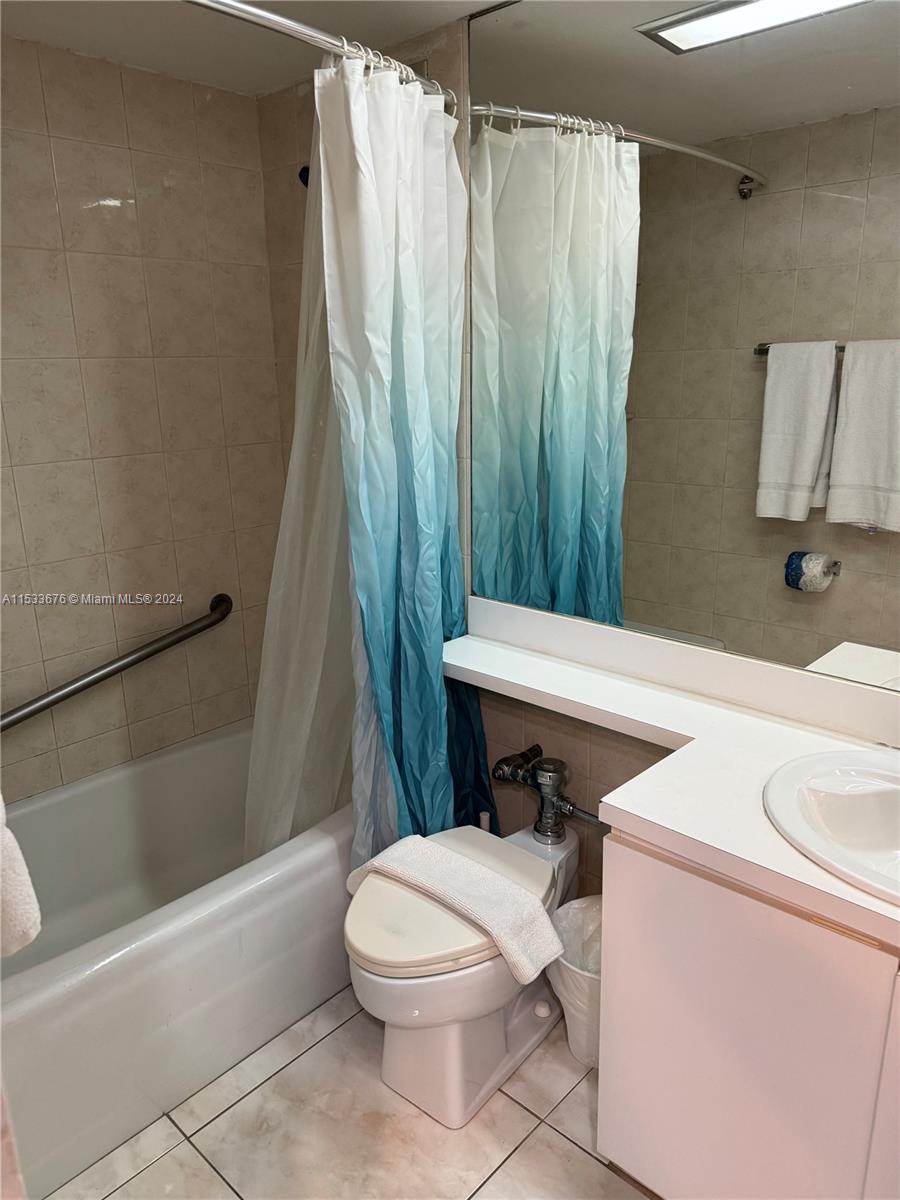 5445 Collins Ave 1606, Miami Beach, Florida 33140, ,1 BathroomBathrooms,Residential,For Sale,5445 Collins Ave 1606,A11533676