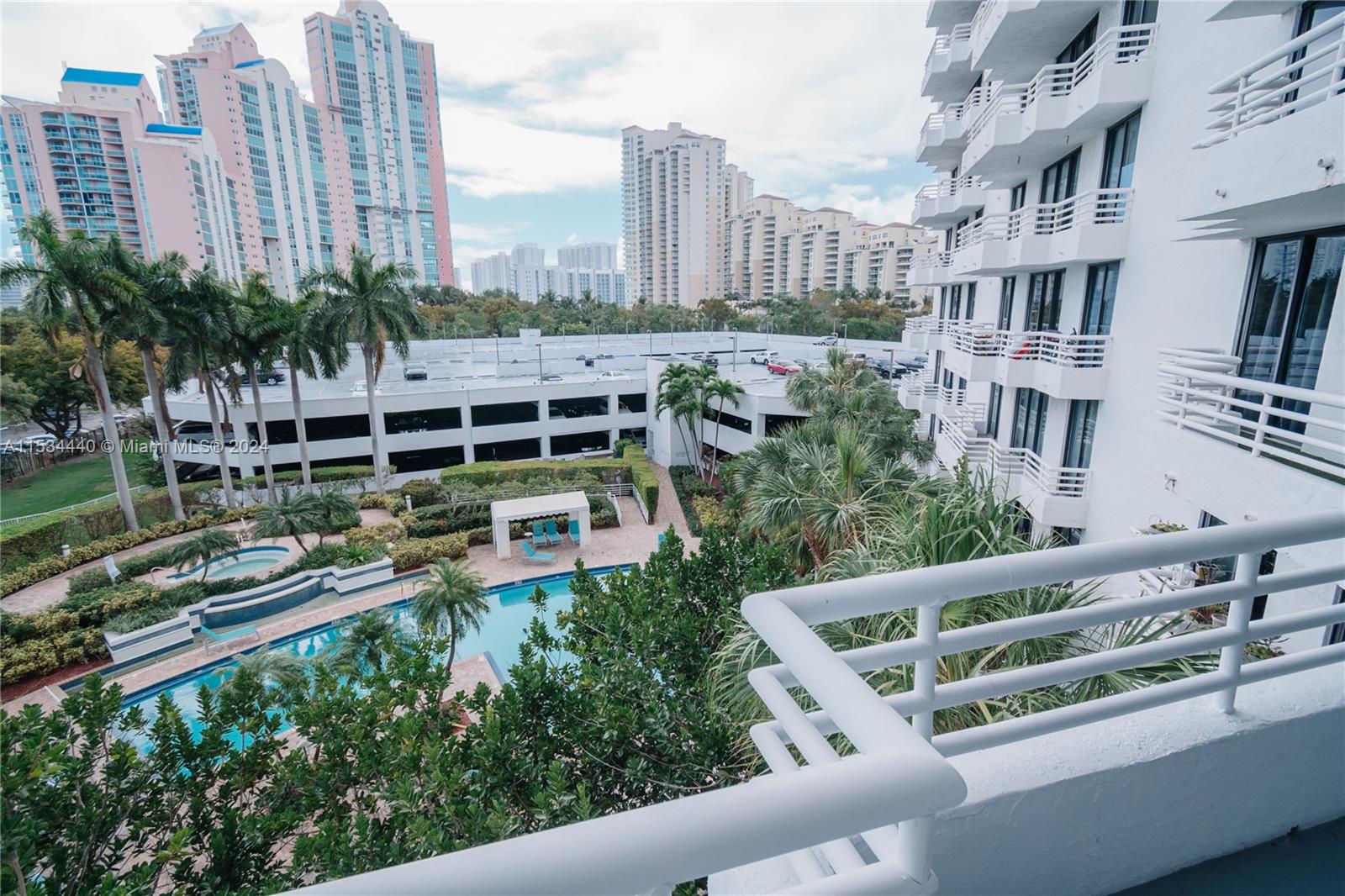 3300 NE 192nd St 515, Aventura, Florida 33180, 2 Bedrooms Bedrooms, ,2 BathroomsBathrooms,Residential,For Sale,3300 NE 192nd St 515,A11534440