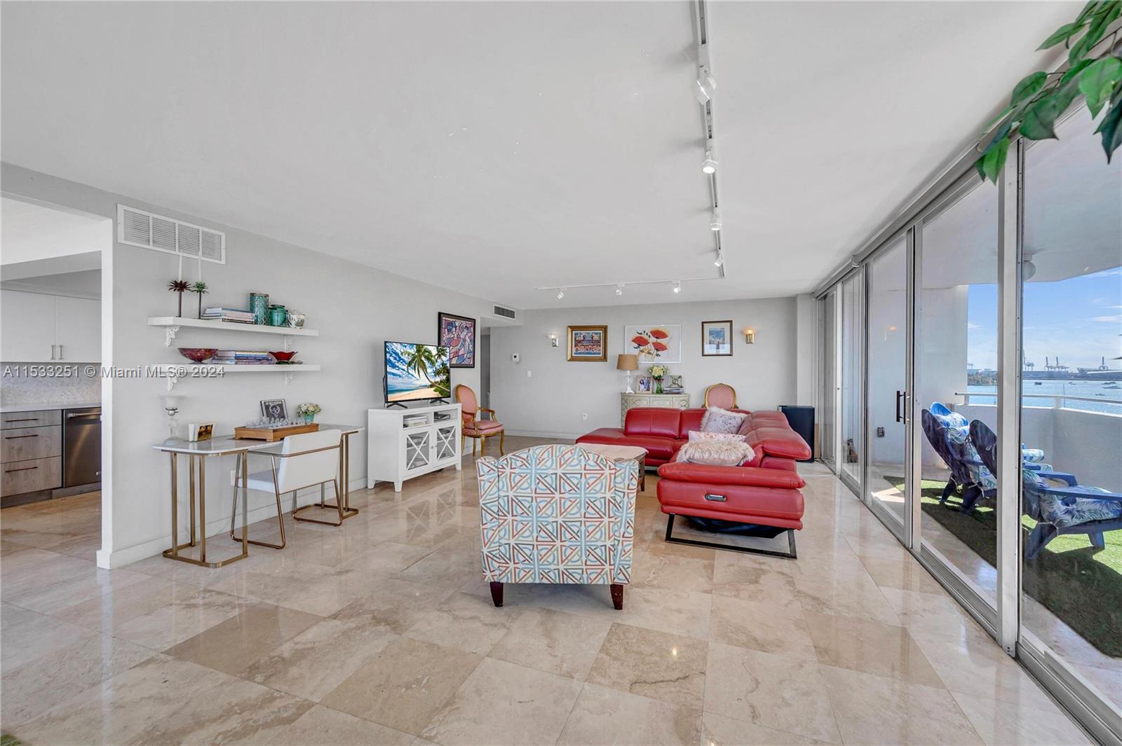 11 Island Ave 911, Miami Beach, Florida 33139, 2 Bedrooms Bedrooms, ,2 BathroomsBathrooms,Residential,For Sale,11 Island Ave 911,A11533251