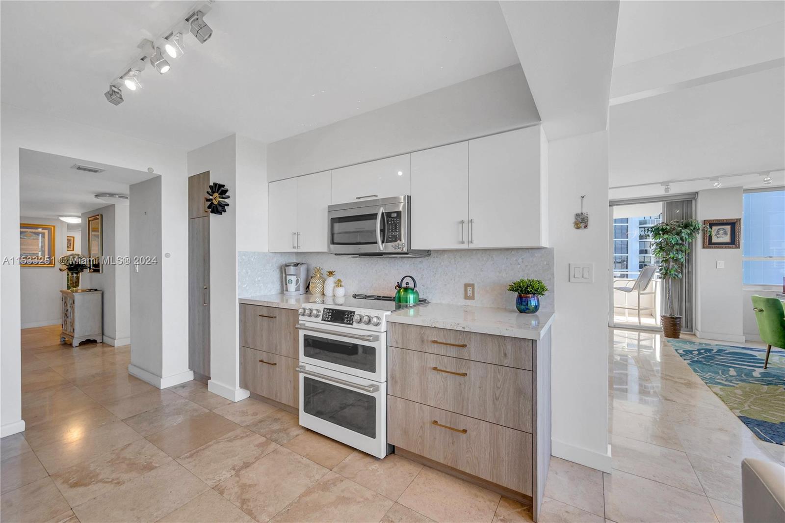 11 Island Ave 911, Miami Beach, Florida 33139, 2 Bedrooms Bedrooms, ,2 BathroomsBathrooms,Residential,For Sale,11 Island Ave 911,A11533251