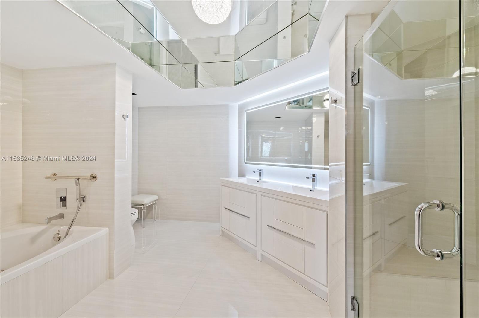 3598 Yacht Club Dr, Aventura, FL, 33180 United States, 3 Bedrooms Bedrooms, ,2 BathroomsBathrooms,Residential,For Sale,Yacht Club Dr,A11535248