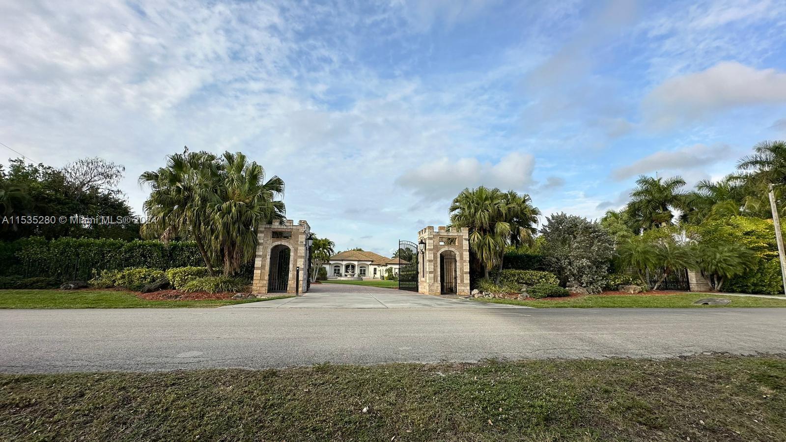 6761 livingston woods ln, Naples, FL, 34109 United States, 5 Bedrooms Bedrooms, ,5 BathroomsBathrooms,Residential,For Sale,livingston woods ln,A11535280