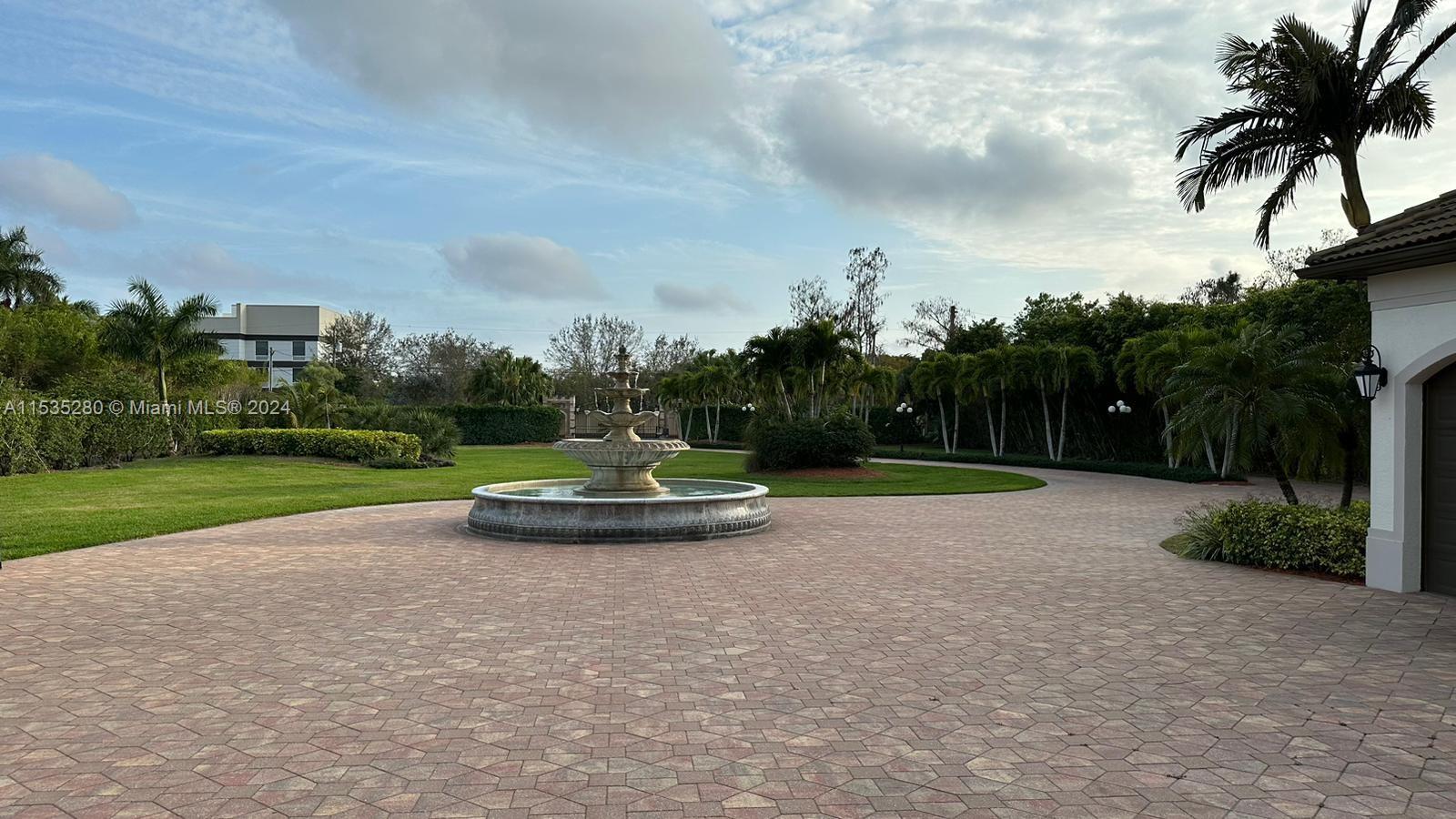 6761 livingston woods ln, Naples, FL, 34109 United States, 5 Bedrooms Bedrooms, ,5 BathroomsBathrooms,Residential,For Sale,livingston woods ln,A11535280