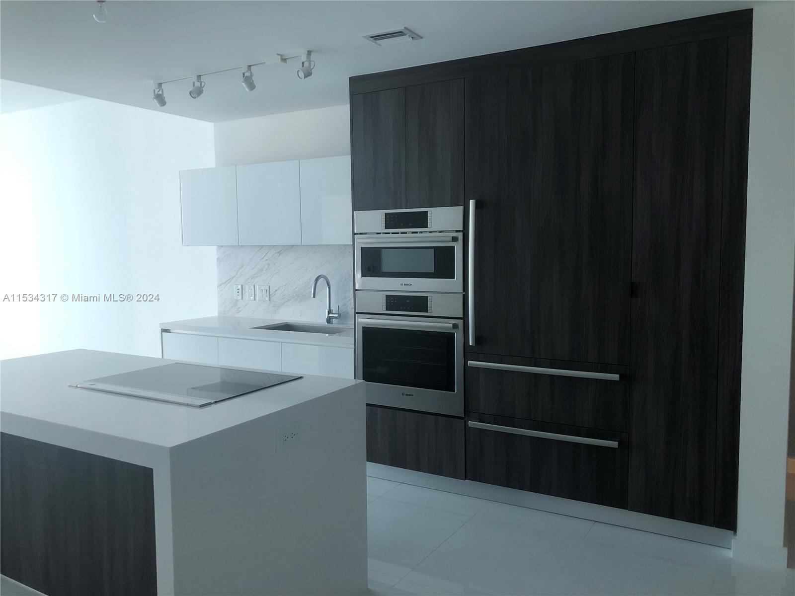 851 NE 1st Ave 3705, Miami, Florida 33132, 1 Bedroom Bedrooms, ,2 BathroomsBathrooms,Residential,For Sale,851 NE 1st Ave 3705,A11534317