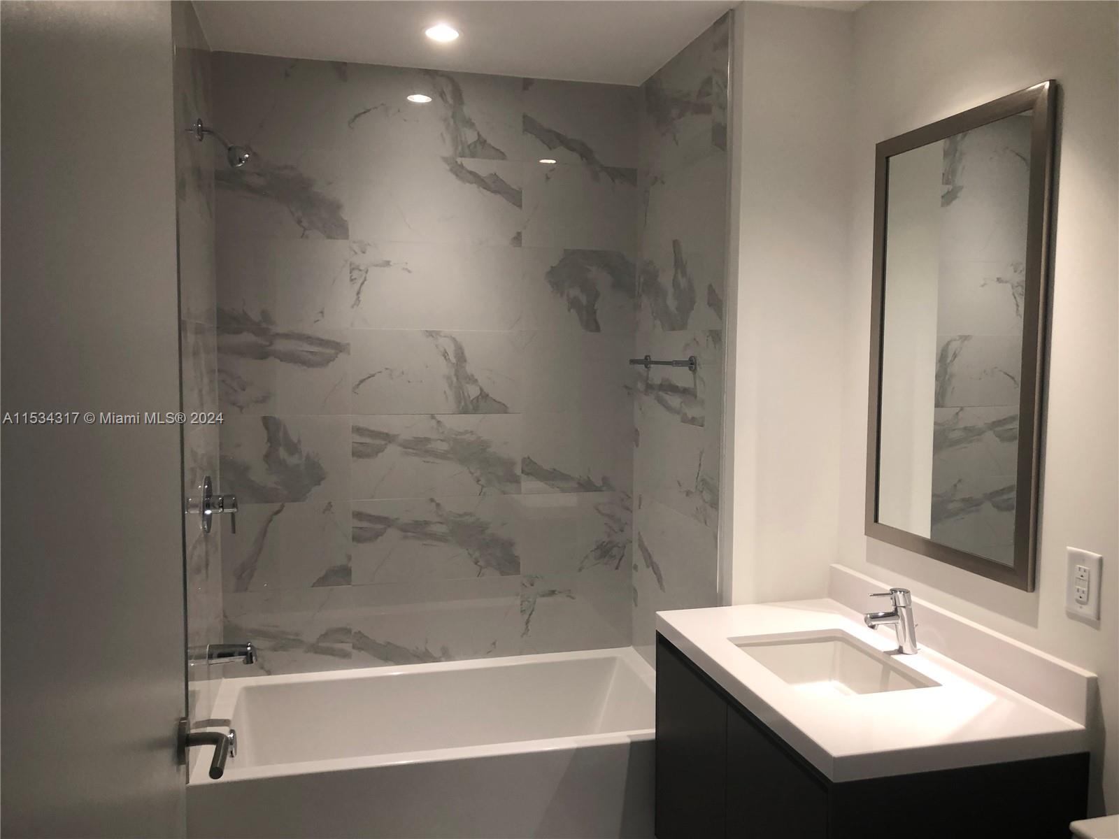 851 NE 1st Ave 3705, Miami, Florida 33132, 1 Bedroom Bedrooms, ,2 BathroomsBathrooms,Residential,For Sale,851 NE 1st Ave 3705,A11534317