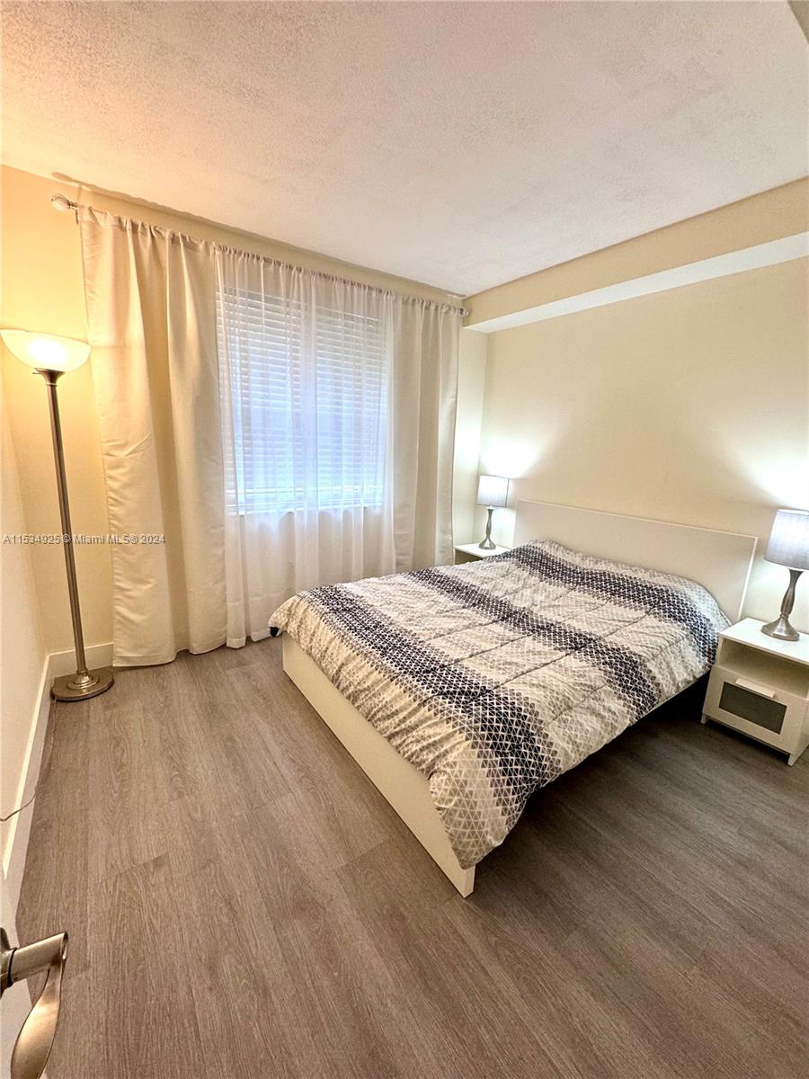 17150 N Bay Rd 2118, Sunny Isles Beach, Florida 33160, 2 Bedrooms Bedrooms, ,1 BathroomBathrooms,Residential,For Sale,17150 N Bay Rd 2118,A11534925