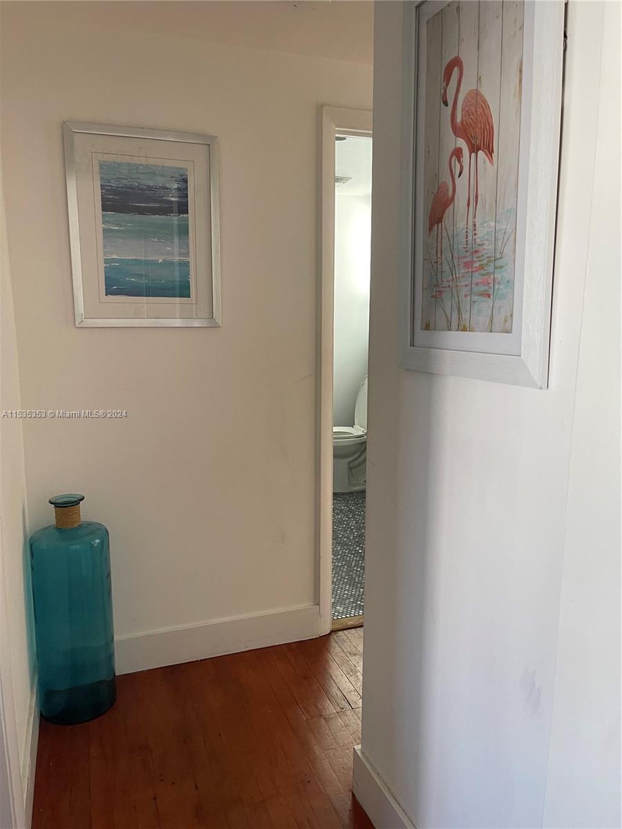 4010 N Meridian Ave 5, Miami Beach, Florida 33140, 2 Bedrooms Bedrooms, ,1 BathroomBathrooms,Residentiallease,For Rent,4010 N Meridian Ave 5,A11535353