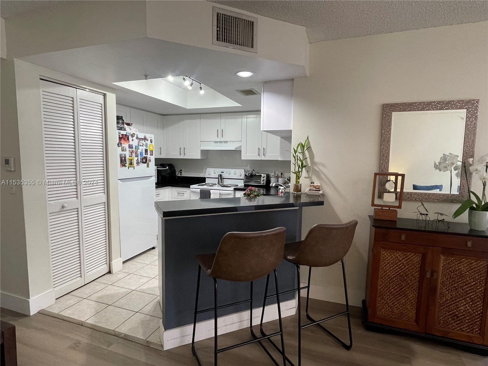 2009 SE 10th Ave 303, Fort Lauderdale, Florida 33316, 2 Bedrooms Bedrooms, ,2 BathroomsBathrooms,Residential,For Sale,2009 SE 10th Ave 303,A11535355