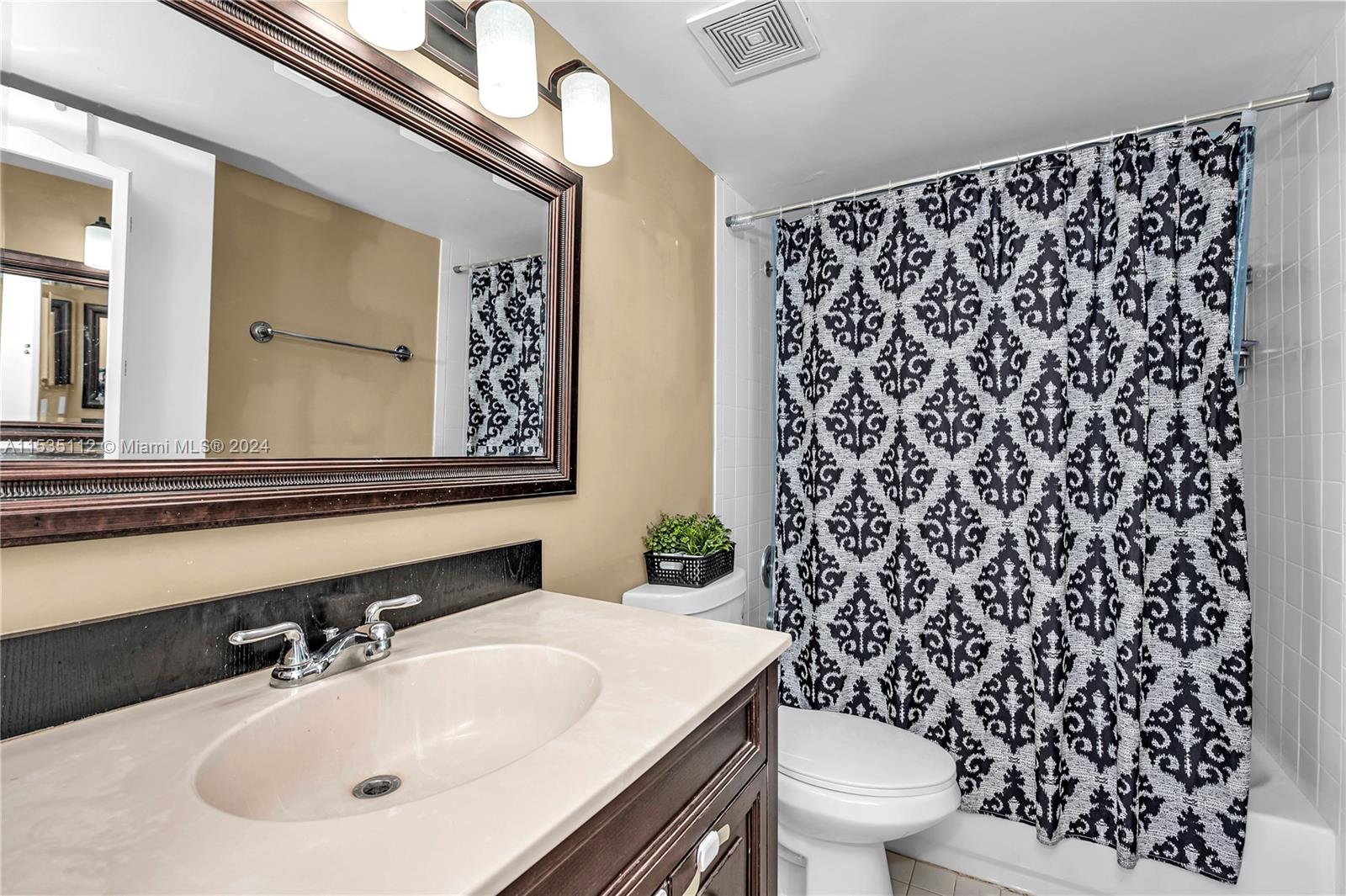 18330 Mediterranean Blvd 2301, Hialeah, Florida 33015, 3 Bedrooms Bedrooms, ,2 BathroomsBathrooms,Residential,For Sale,18330 Mediterranean Blvd 2301,A11535112