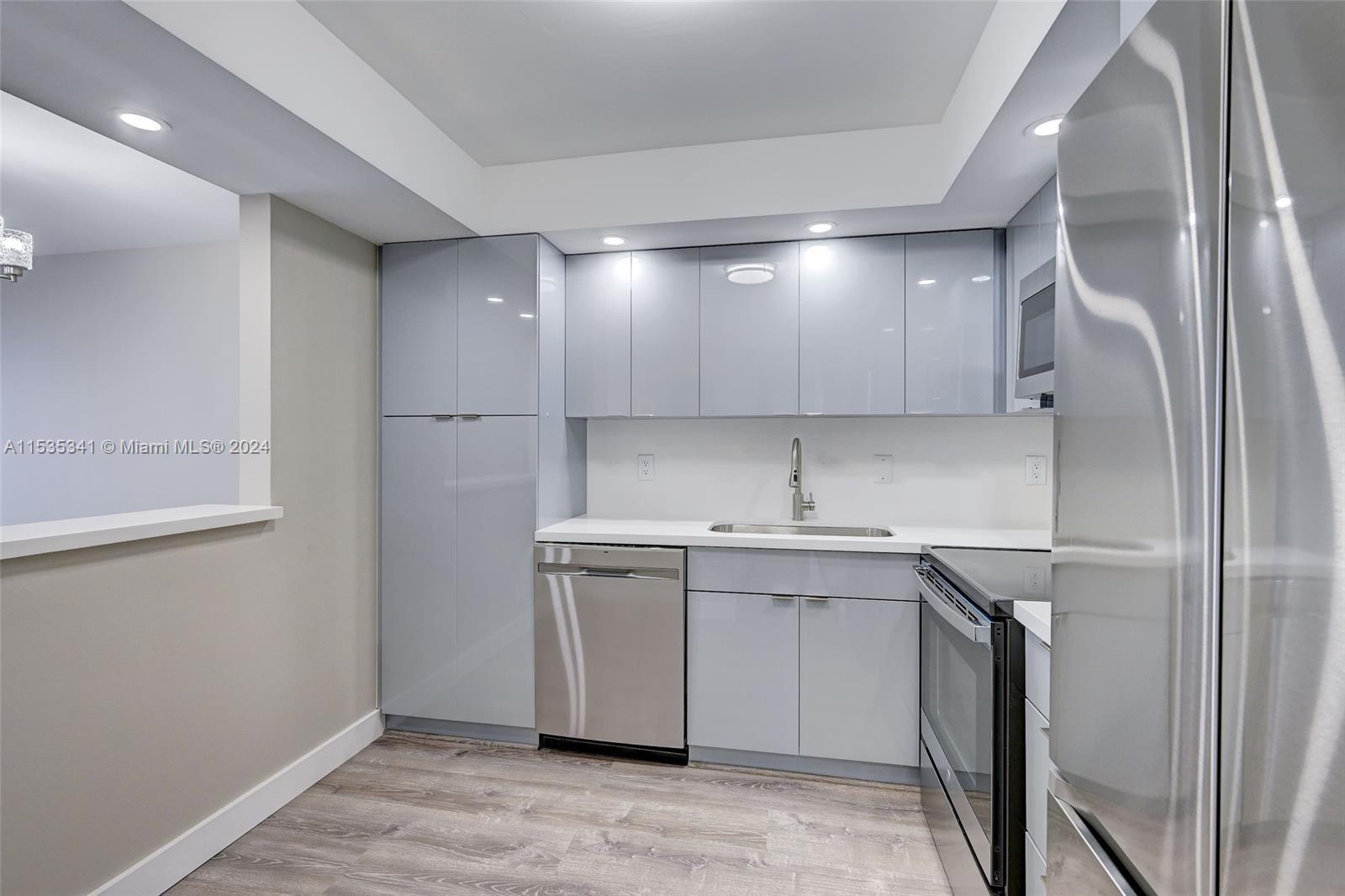 2401 S Ocean Dr 1906, Hollywood, Florida 33019, 1 Bedroom Bedrooms, ,1 BathroomBathrooms,Residential,For Sale,2401 S Ocean Dr 1906,A11535341