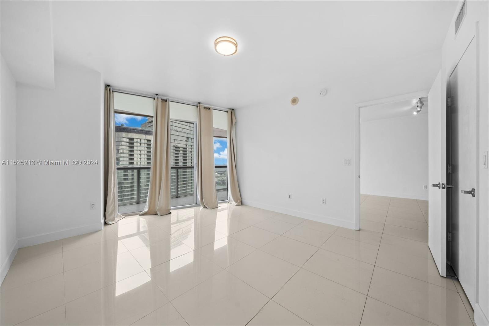 475 Brickell Ave 4914, Miami, Florida 33131, 1 Bedroom Bedrooms, ,1 BathroomBathrooms,Residential,For Sale,475 Brickell Ave 4914,A11525213