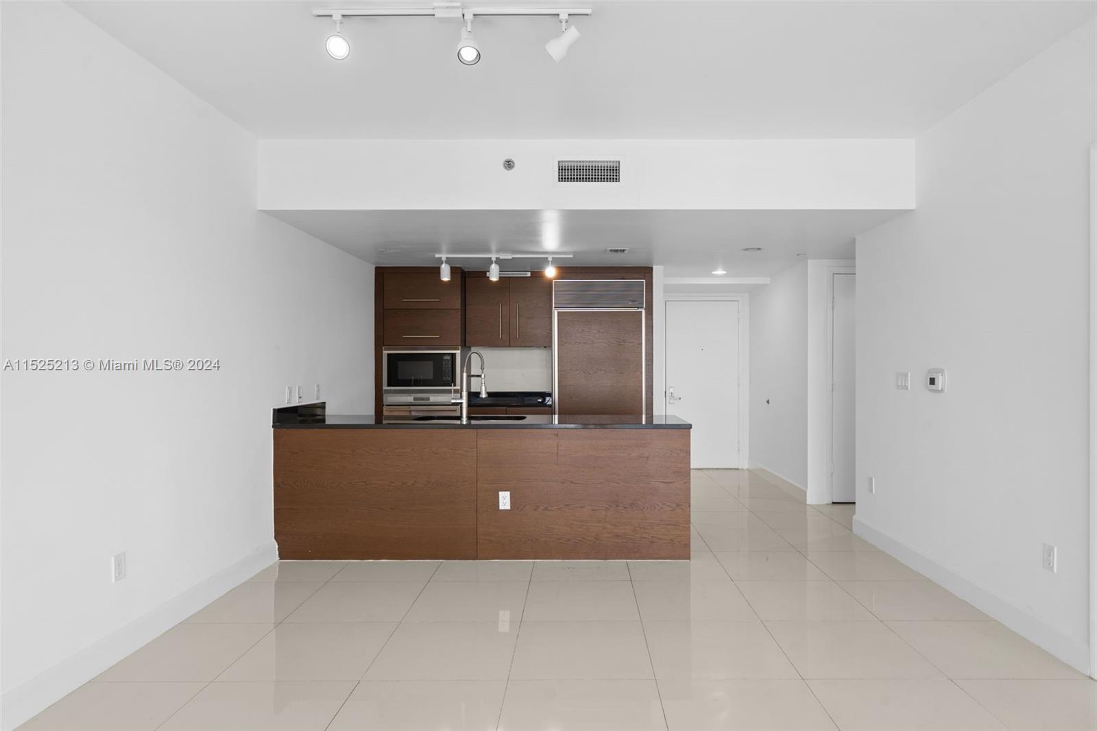 475 Brickell Ave 4914, Miami, Florida 33131, 1 Bedroom Bedrooms, ,1 BathroomBathrooms,Residential,For Sale,475 Brickell Ave 4914,A11525213