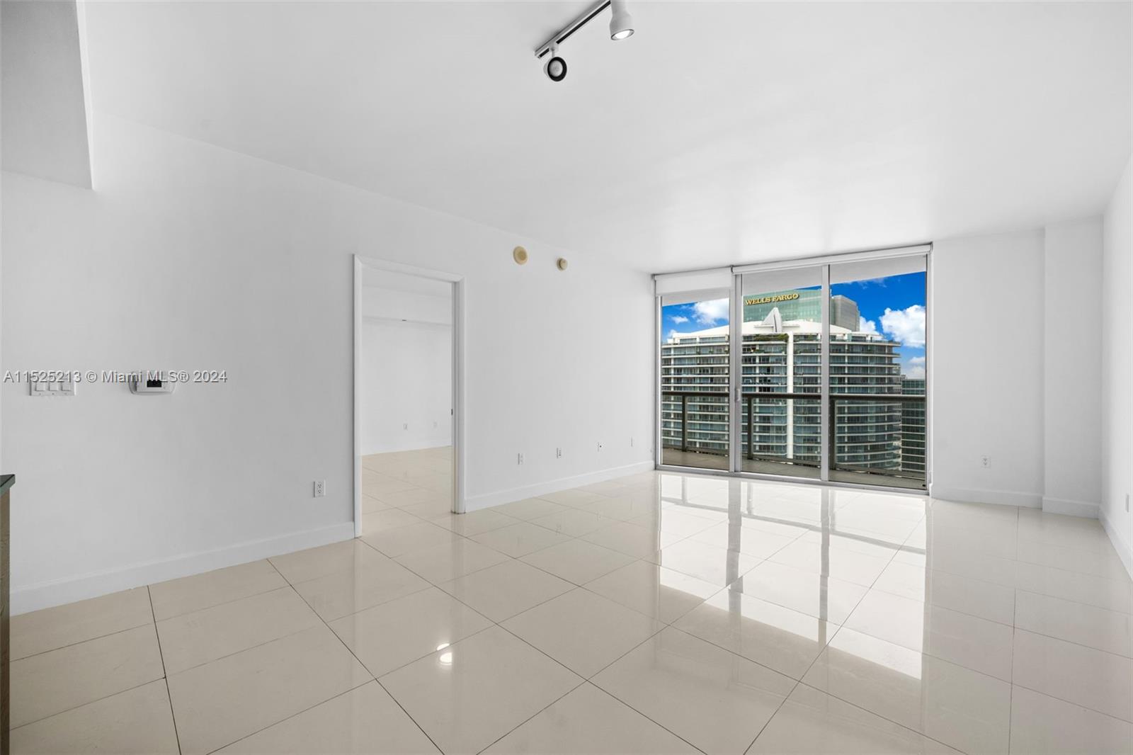 475 Brickell Ave 4914, Miami, Florida 33131, 1 Bedroom Bedrooms, ,1 BathroomBathrooms,Residential,For Sale,475 Brickell Ave 4914,A11525213