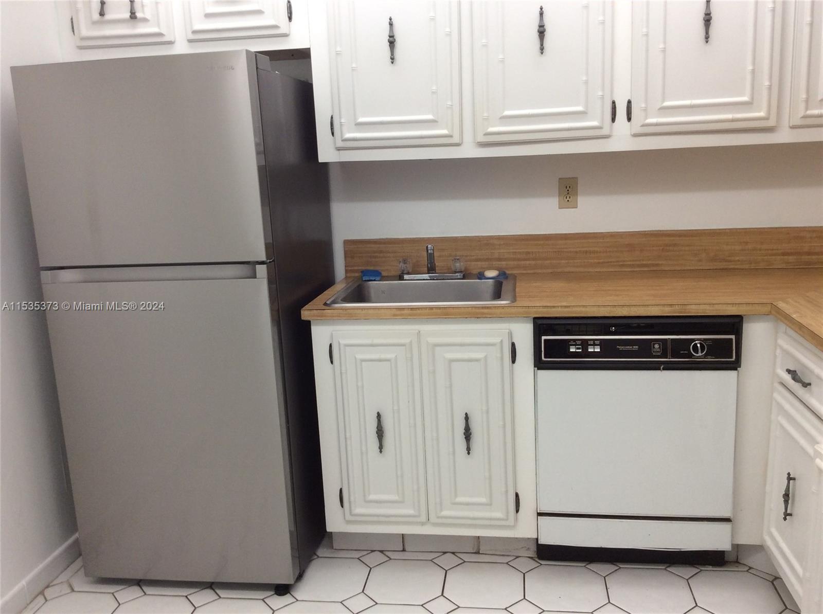 1000 PARKVIEW DR 626, Hallandale Beach, Florida 33009, 1 Bedroom Bedrooms, ,1 BathroomBathrooms,Residentiallease,For Rent,1000 PARKVIEW DR 626,A11535373