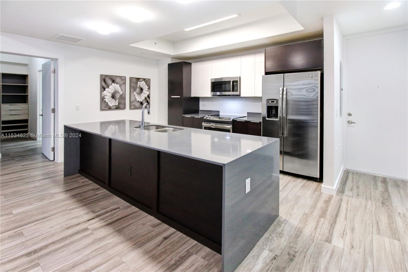 2955 Bird Ave PH B, Miami, Florida 33133, 2 Bedrooms Bedrooms, ,2 BathroomsBathrooms,Residentiallease,For Rent,2955 Bird Ave PH B,A11534822