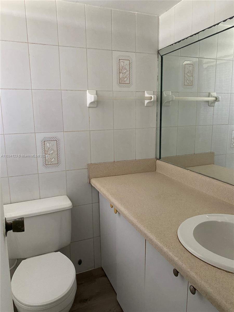 7904 West Dr 210, North Bay Village, Florida 33141, ,1 BathroomBathrooms,Residentiallease,For Rent,7904 West Dr 210,A11534123
