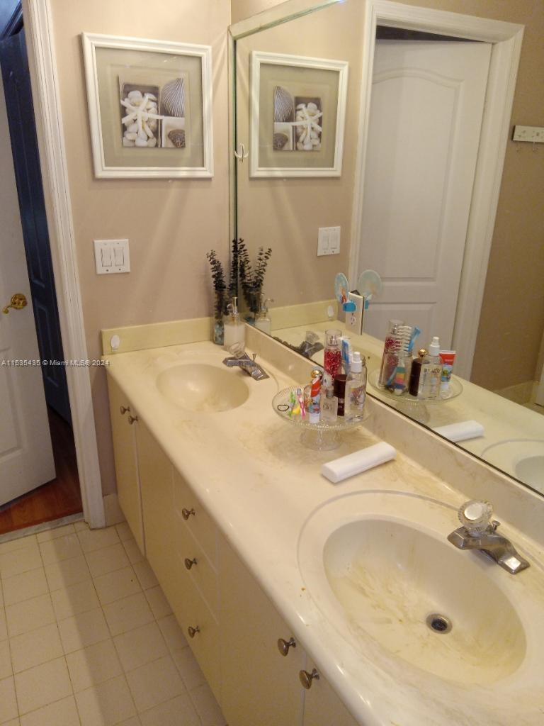 15857 SW 60th Ter, Miami, Florida 33193, 4 Bedrooms Bedrooms, ,3 BathroomsBathrooms,Residential,For Sale,15857 SW 60th Ter,A11535435